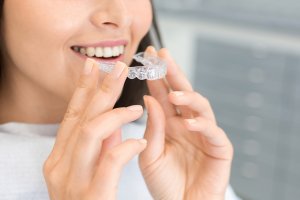 How Do You Clean Invisalign Retainers & Trays?